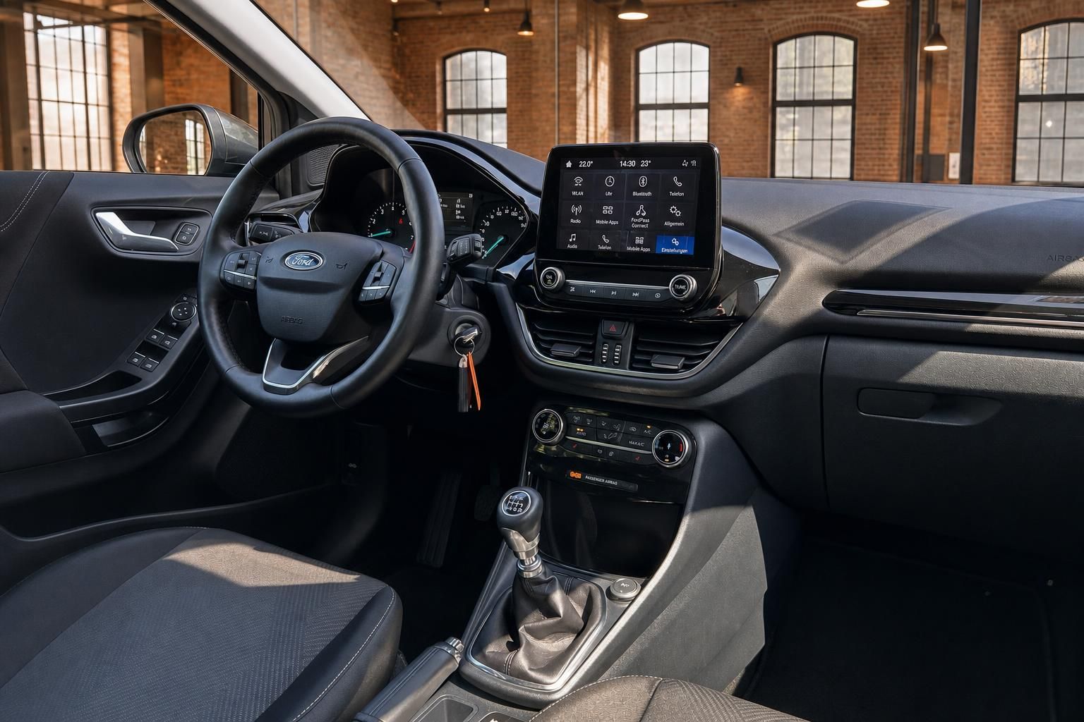Ford Cockpit mit Touchscreen und Mittelkonsole im Detail