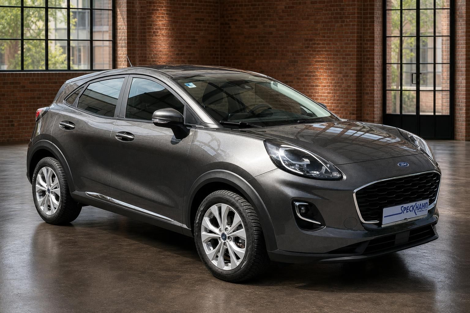Ford Puma grau Frontansicht schräg im Autohaus Speckhahn