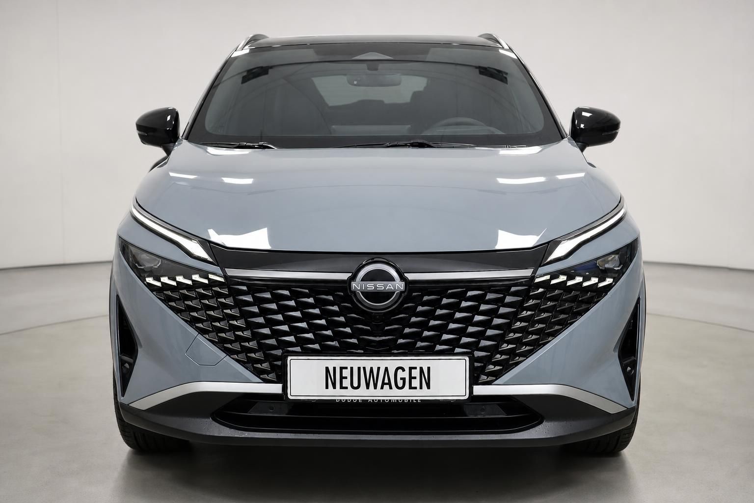 Nissan Qashqai grau Frontansicht Kühlergrill