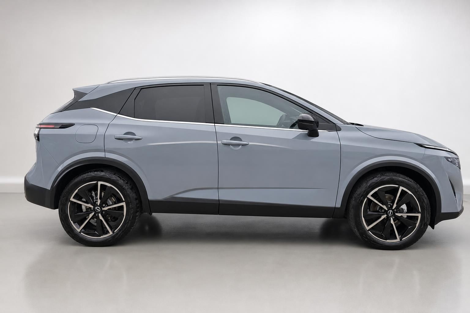 Nissan Qashqai grau Seitenansicht Neuwagen