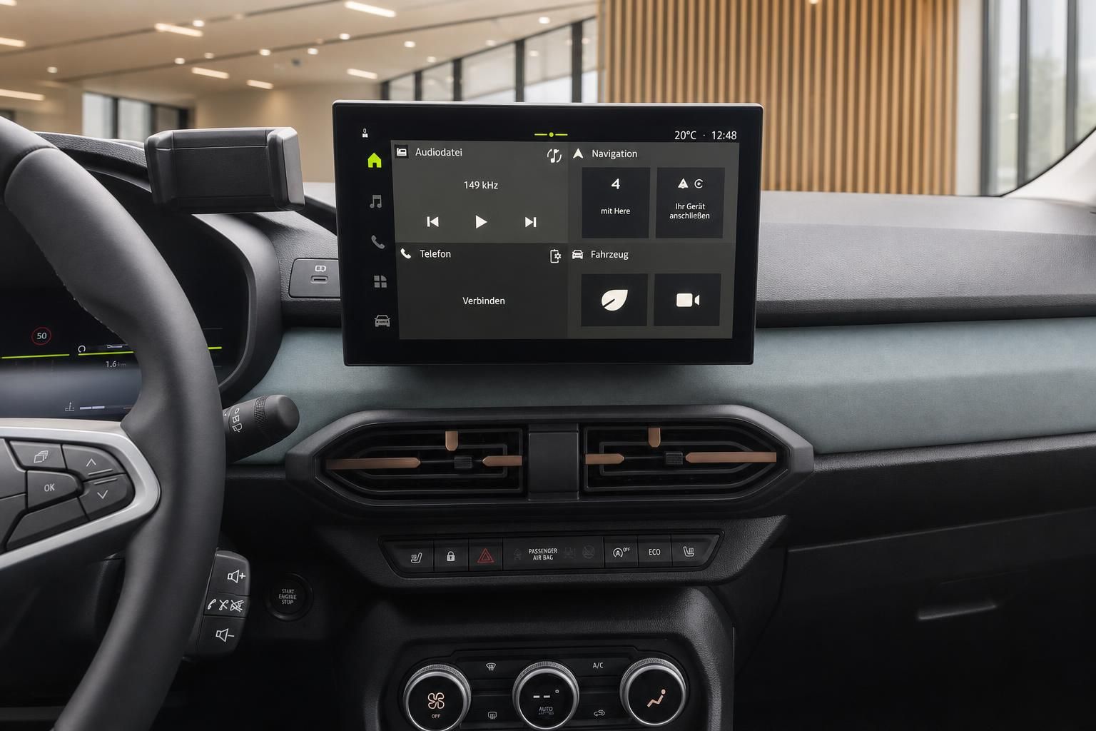 Cockpit mit Infotainment-Touchscreen und Klimabedienung im Fahrzeug