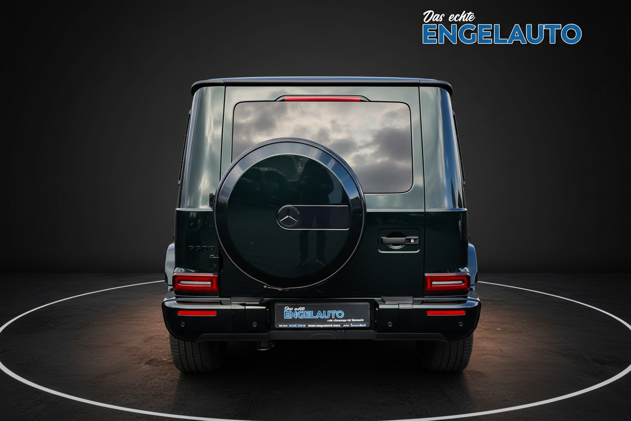 Mercedes-Benz G-Klasse Heckansicht schwarz mit Reserverad bei Engelauto