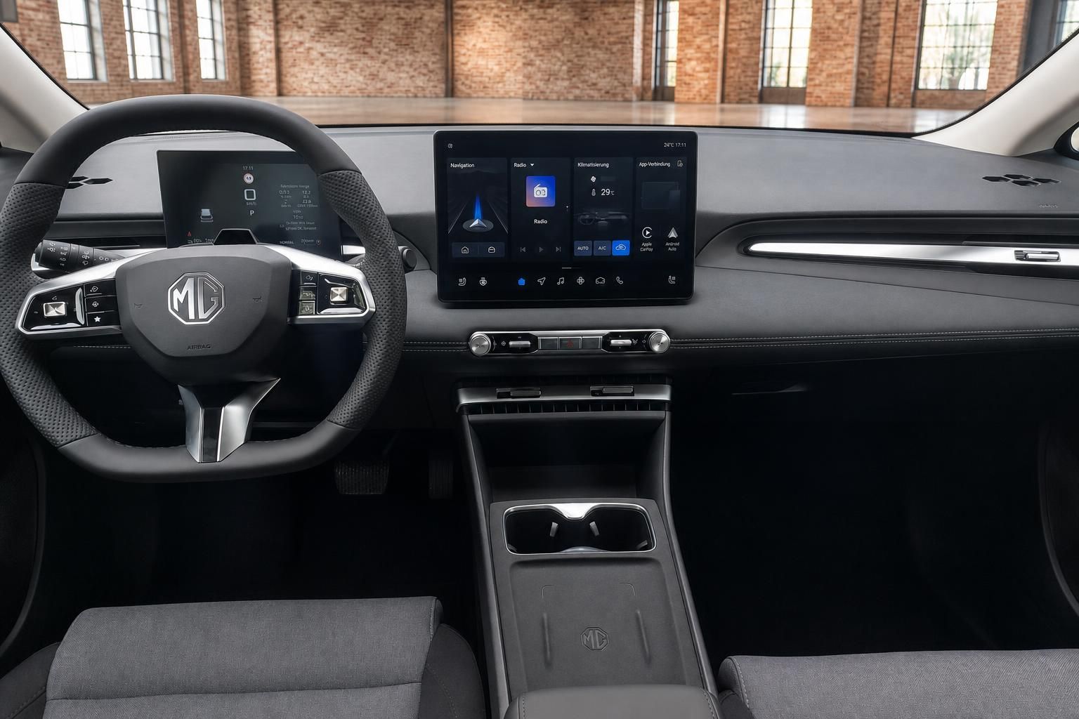 MG Armaturenbrett mit Lenkrad und digitalem Display frontal