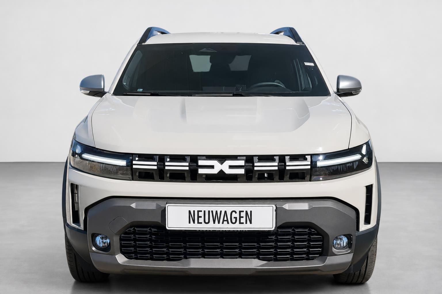 Dacia Duster Frontansicht mit LED-Scheinwerfern und Kennzeichenhalter Neuwagen