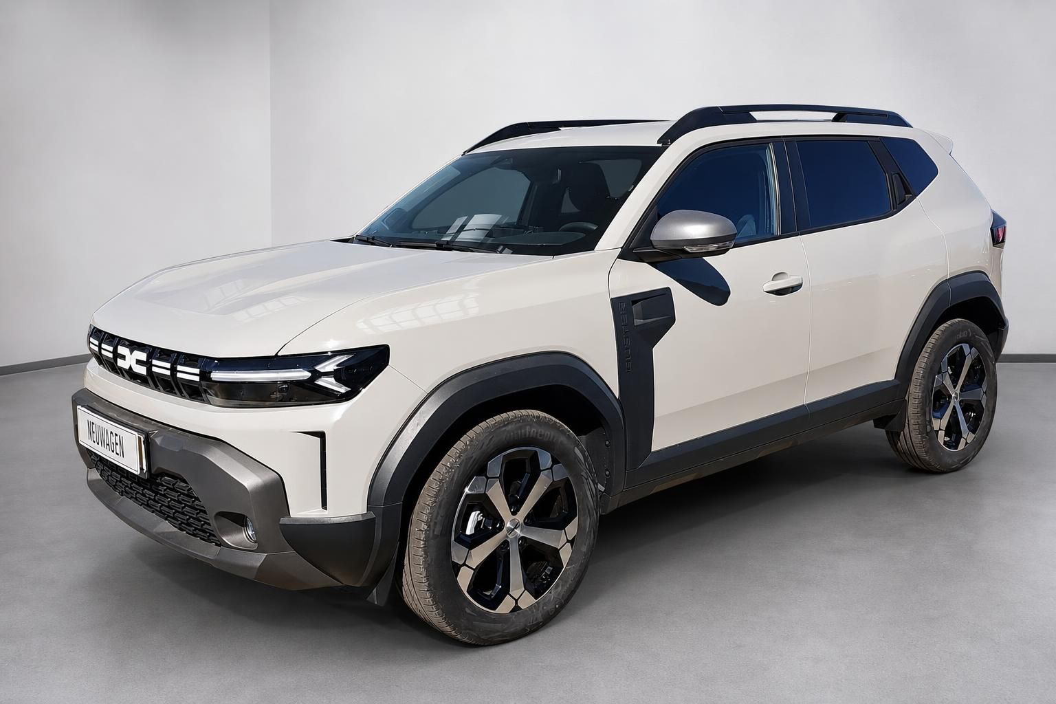 Dacia Duster beige, Frontansicht schräg von vorne links