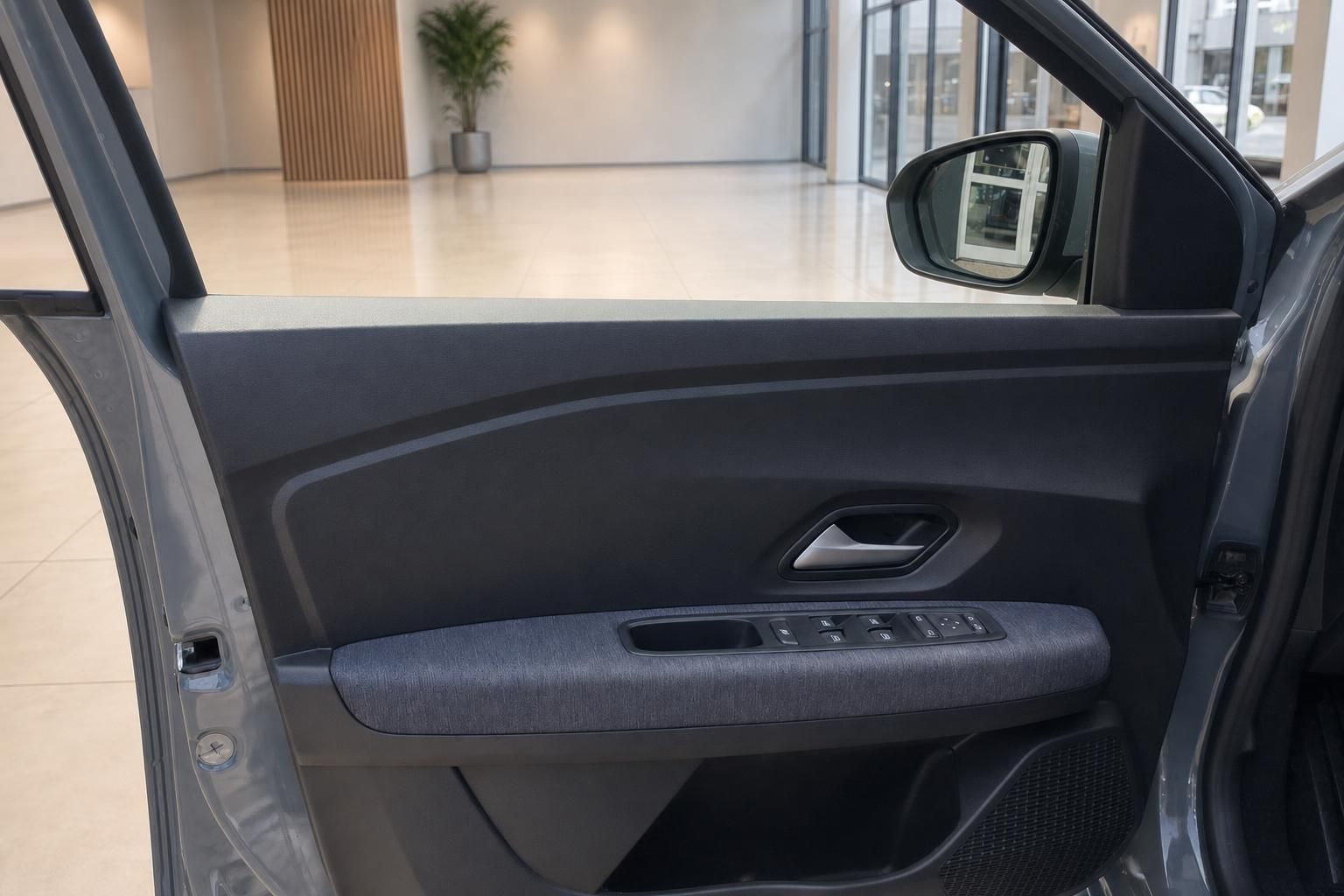 Fahrzeug Innenraum Detailansicht der Tuerverkleidung mit Fensterheber