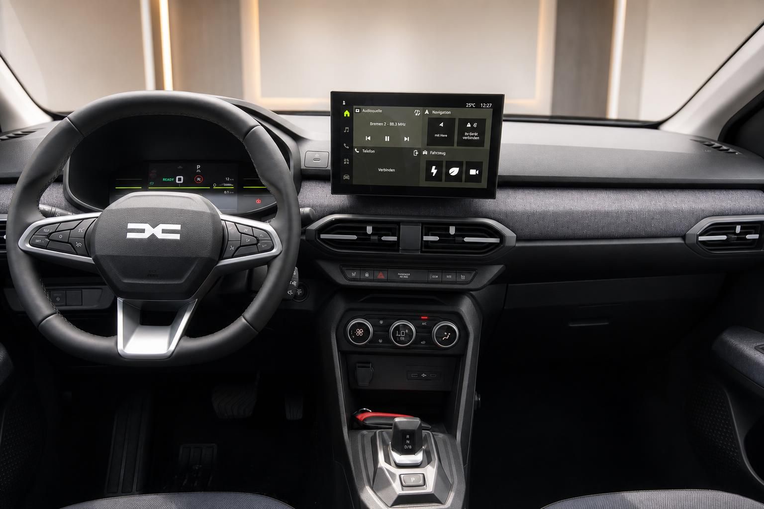 Dacia Jogger Cockpit mit Lenkrad und Touchscreen Infotainment