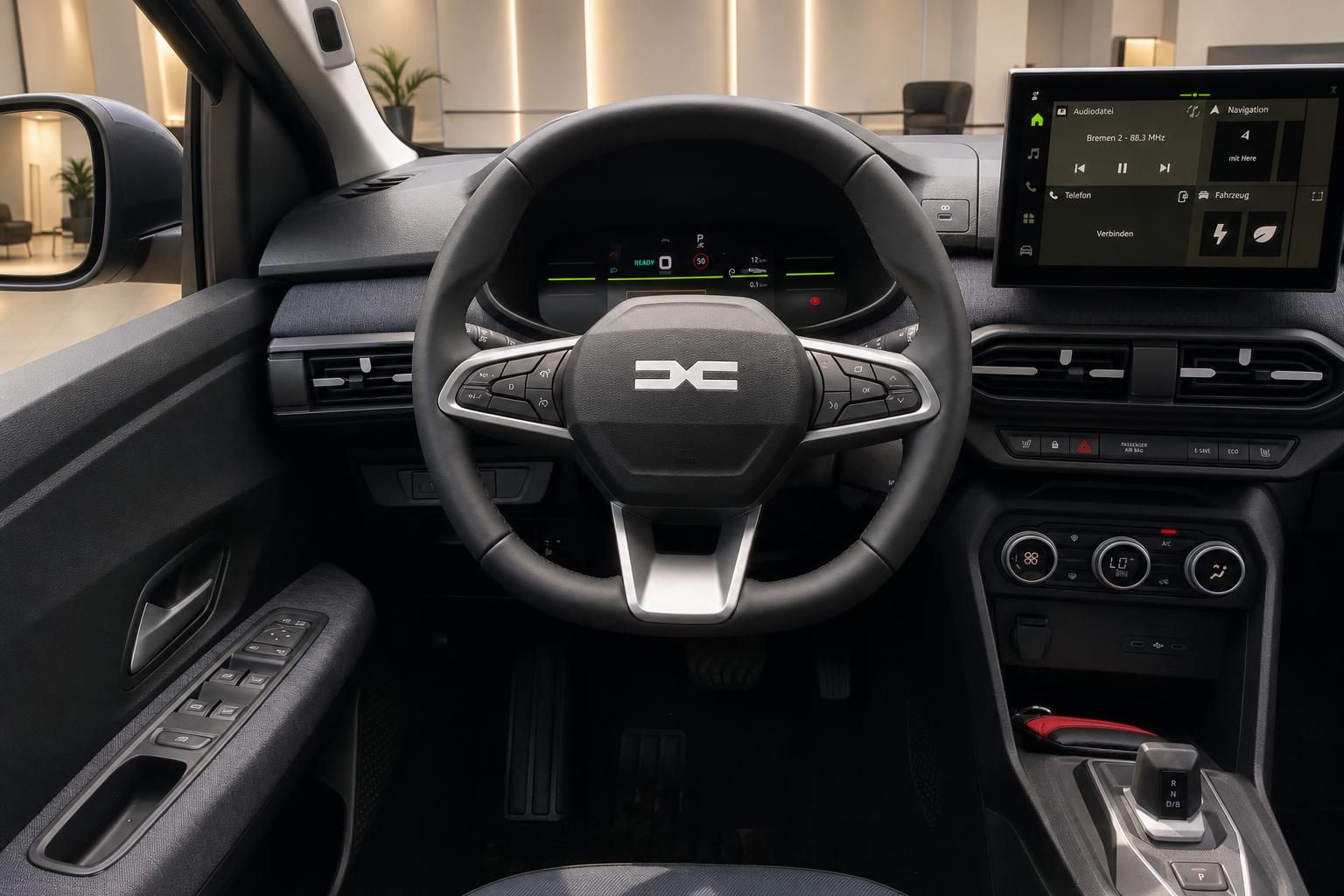 Dacia Cockpit mit Lenkrad und Infotainment-Display im Innenraum