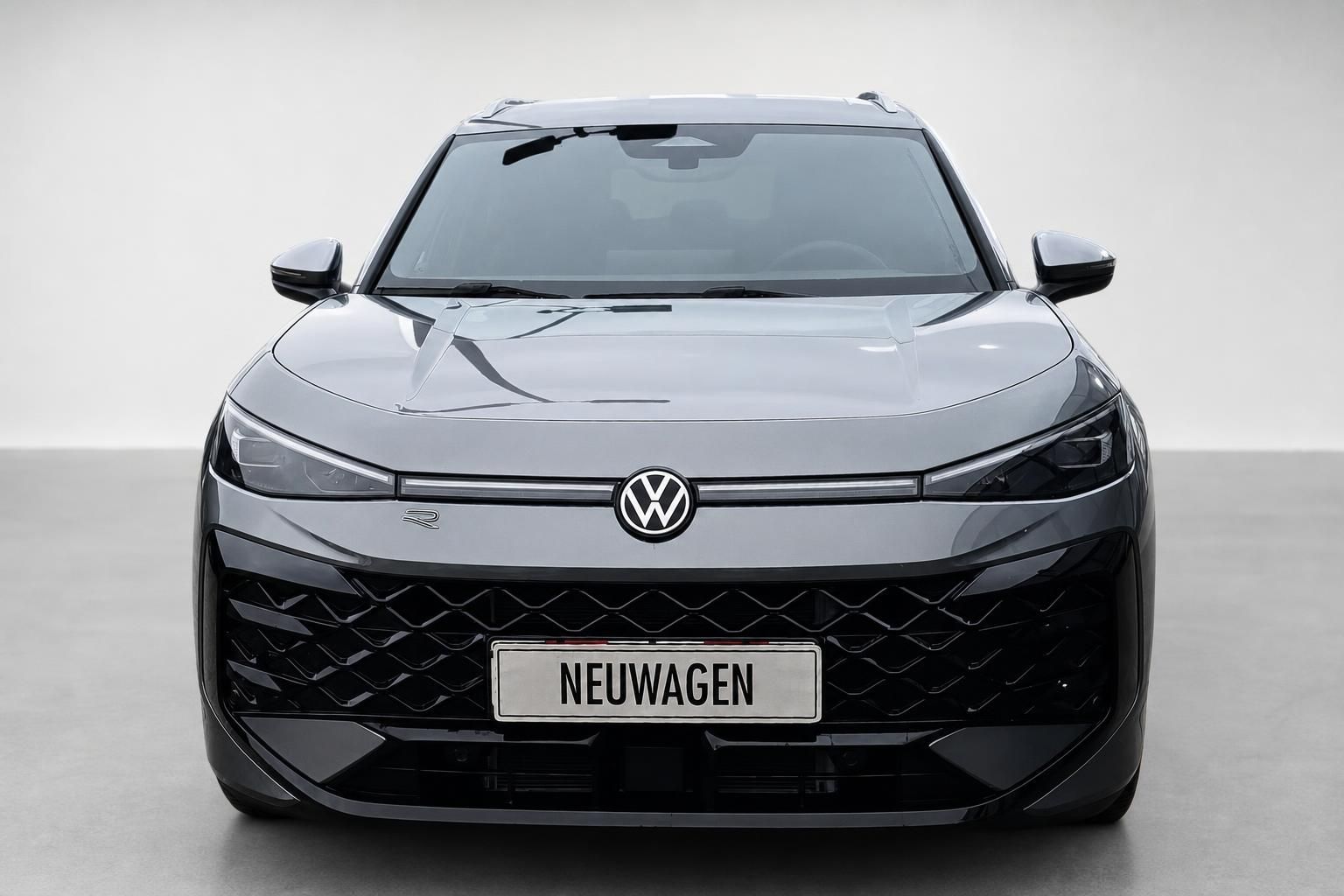 VW T-Roc R grau Frontansicht Studio Neuwagen