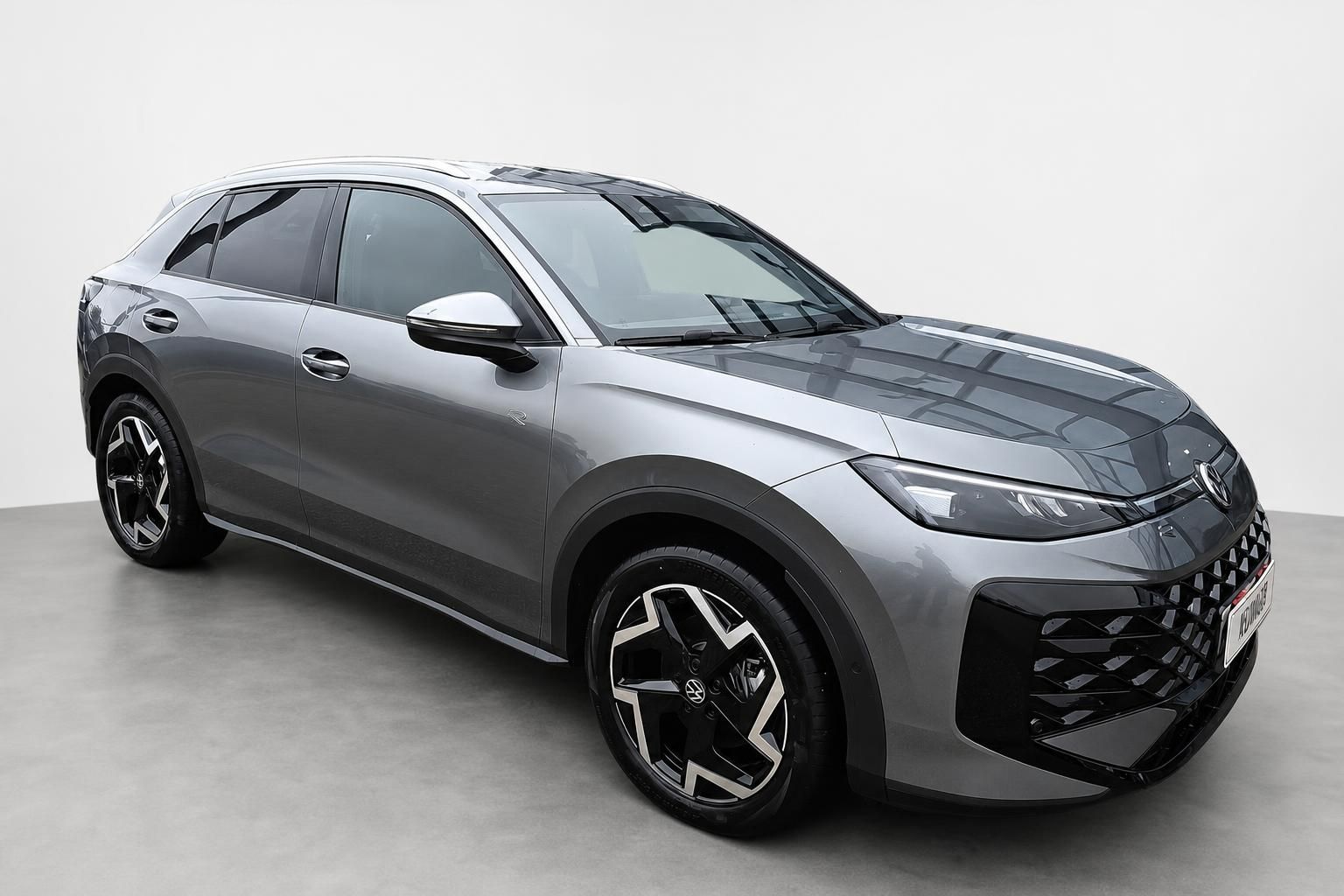 VW T-Roc R grau Frontansicht schräg Studio Neuwagen