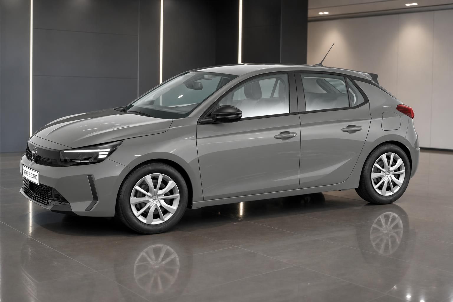 Opel Corsa Electric grau, Seitenansicht im Autohaus