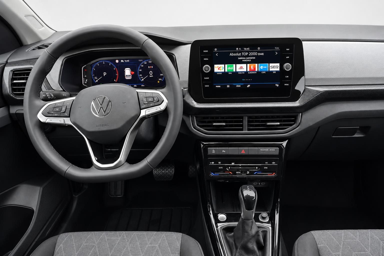 VW T-Cross Cockpit mit digitalem Display und Infotainment-System