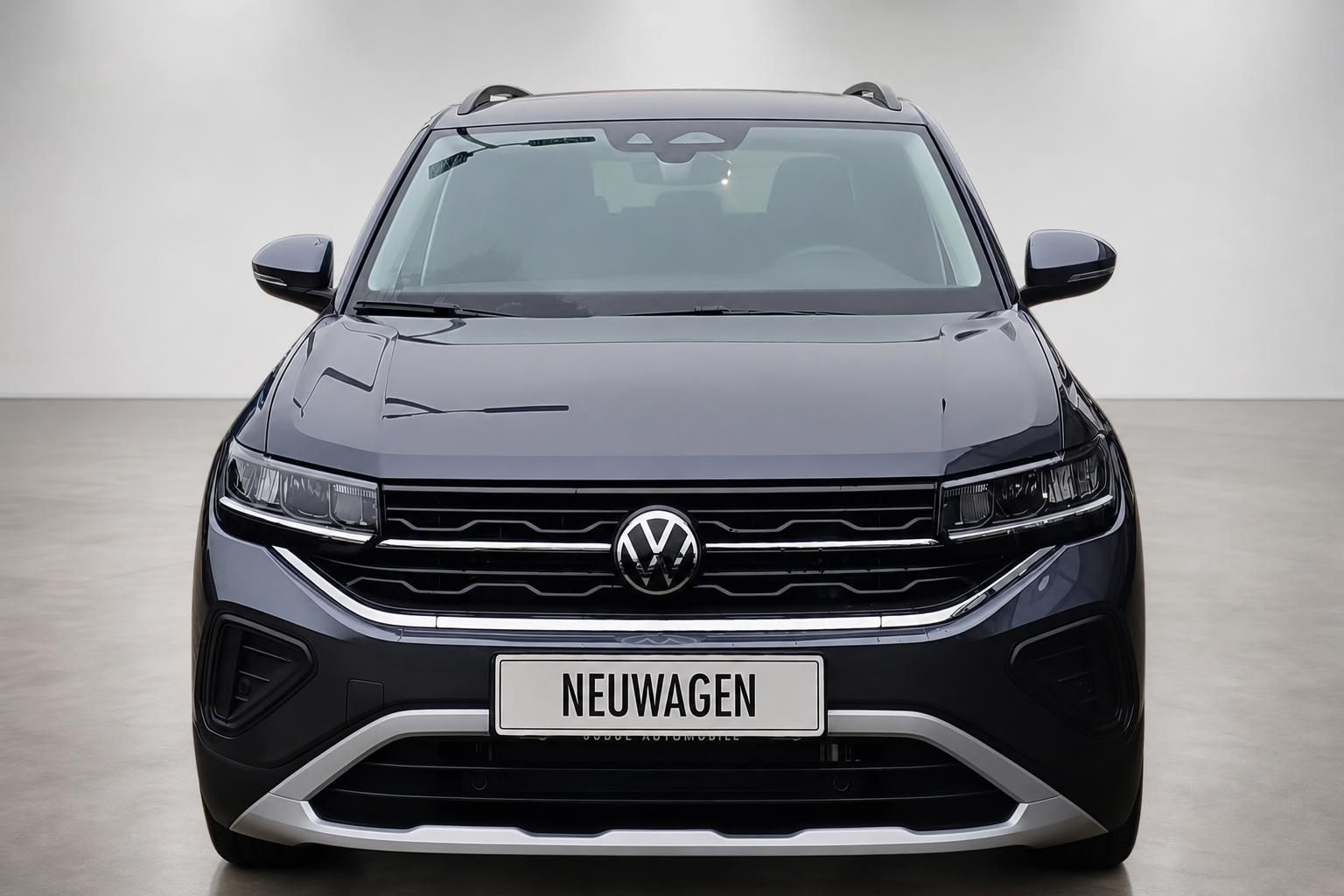 VW T-Cross Neuwagen, direkte Frontansicht mit Kuehlergrill