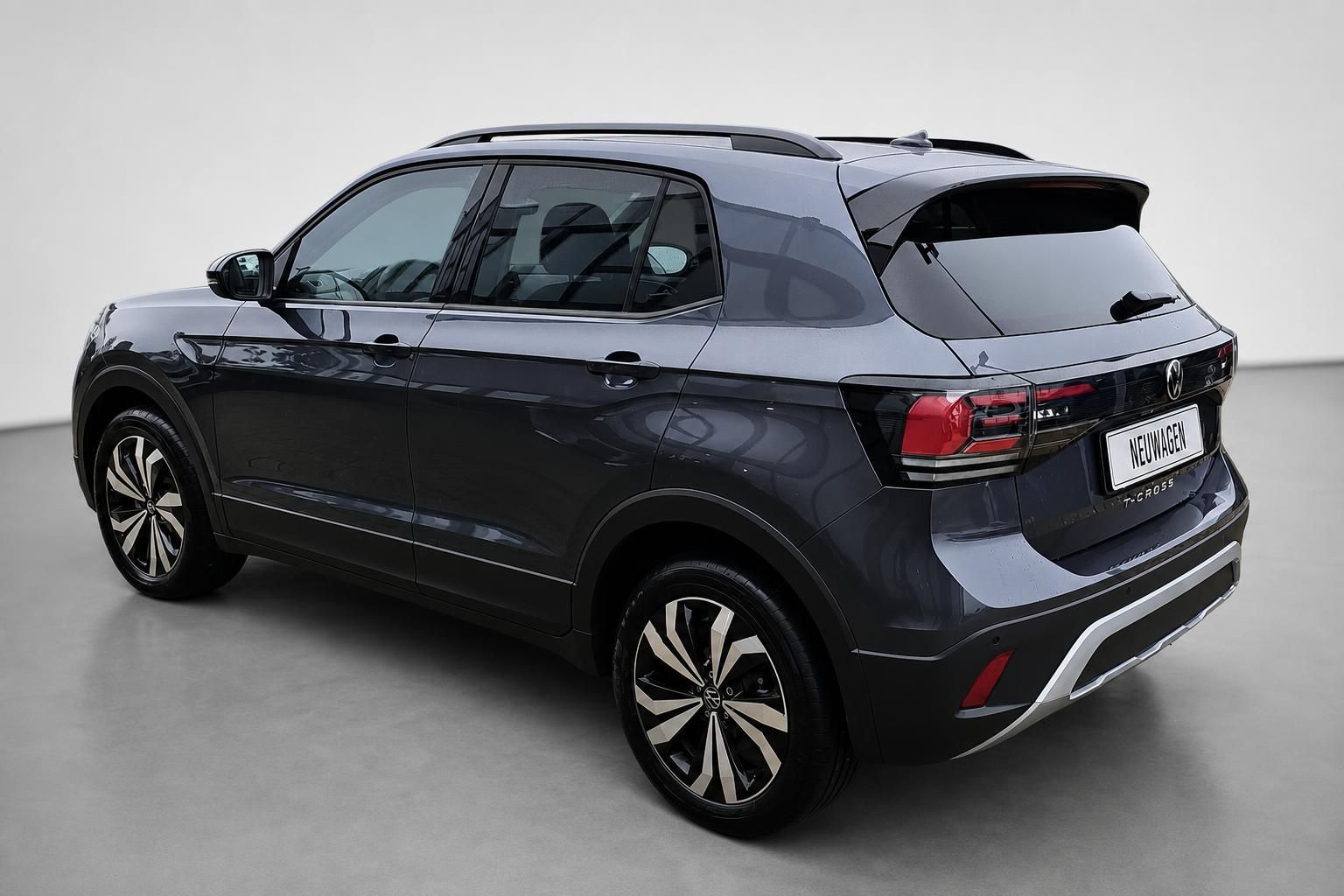VW T-Cross Grau Metallic - Heck-Seitenansicht mit Alufelgen