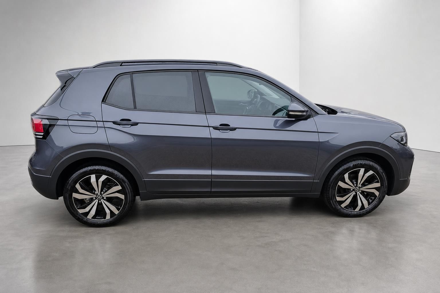 VW T-Cross Seitenansicht - Kompakt-SUV in Grau mit Design-Felgen