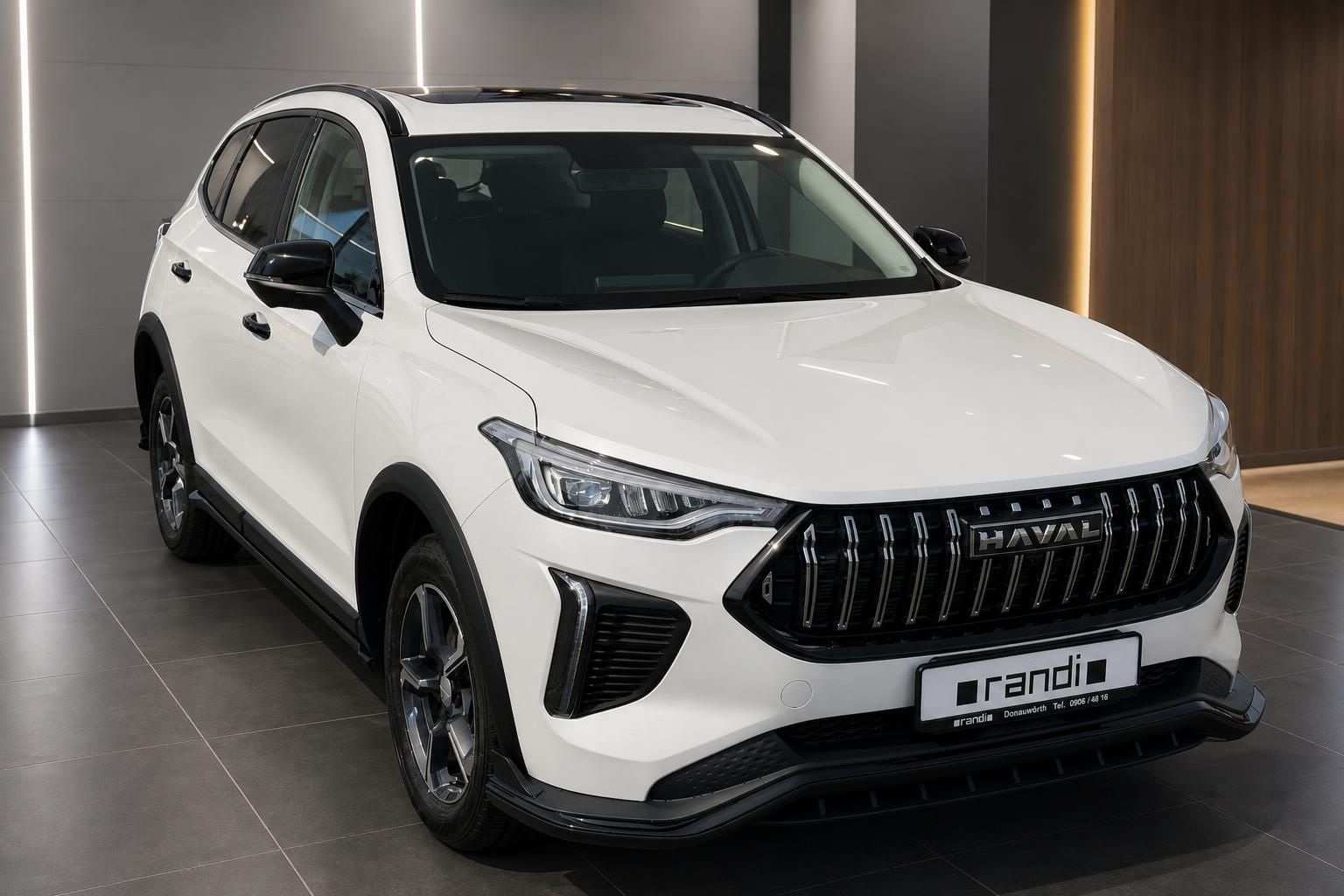 Haval SUV weiss Frontansicht schräg im Autohaus Randi Donauwörth – kompakter SUV in weiß