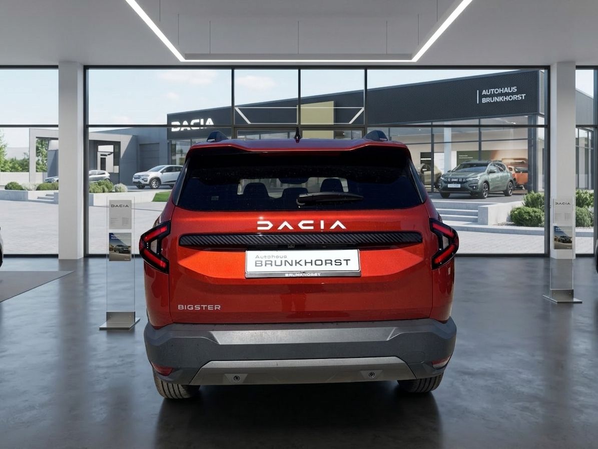 Dacia Bigster Heckansicht rot im Autohaus Showroom