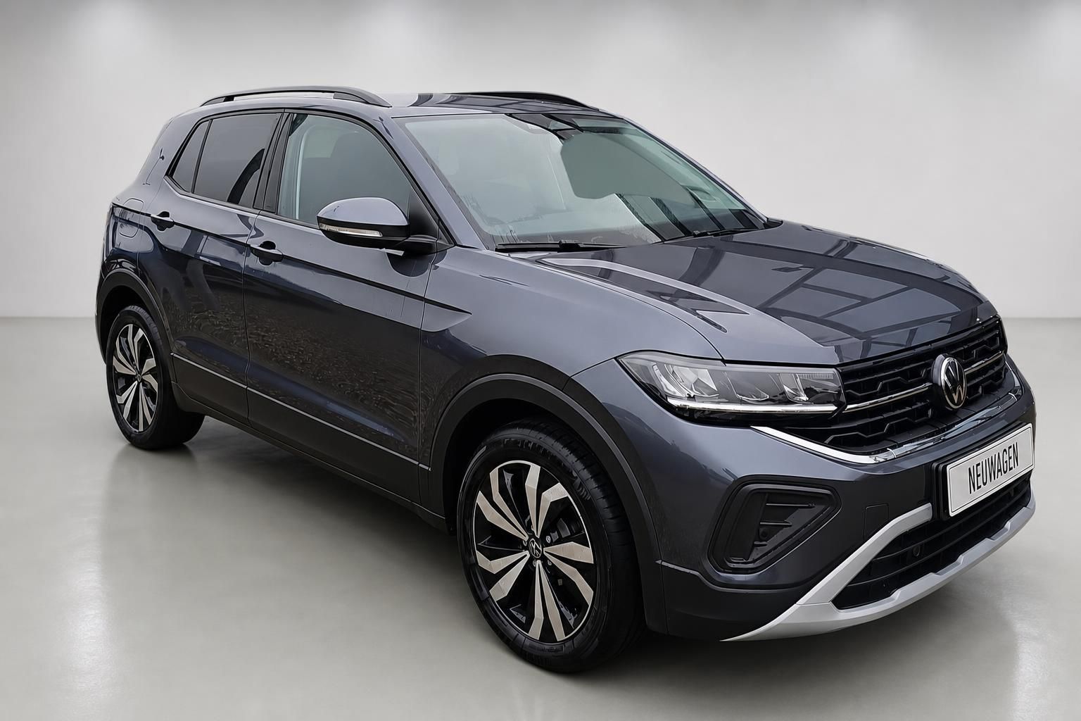 Volkswagen T-Cross grau Neuwagen Seitenansicht Front Studiofoto