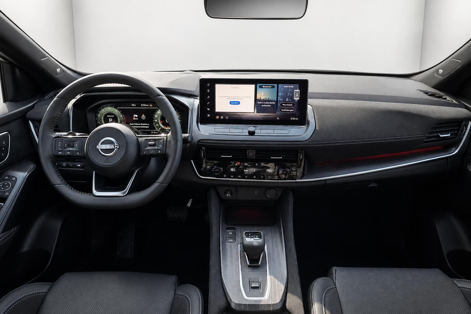 Nissan Cockpit mit Lenkrad und Touchscreen Infotainmentsystem