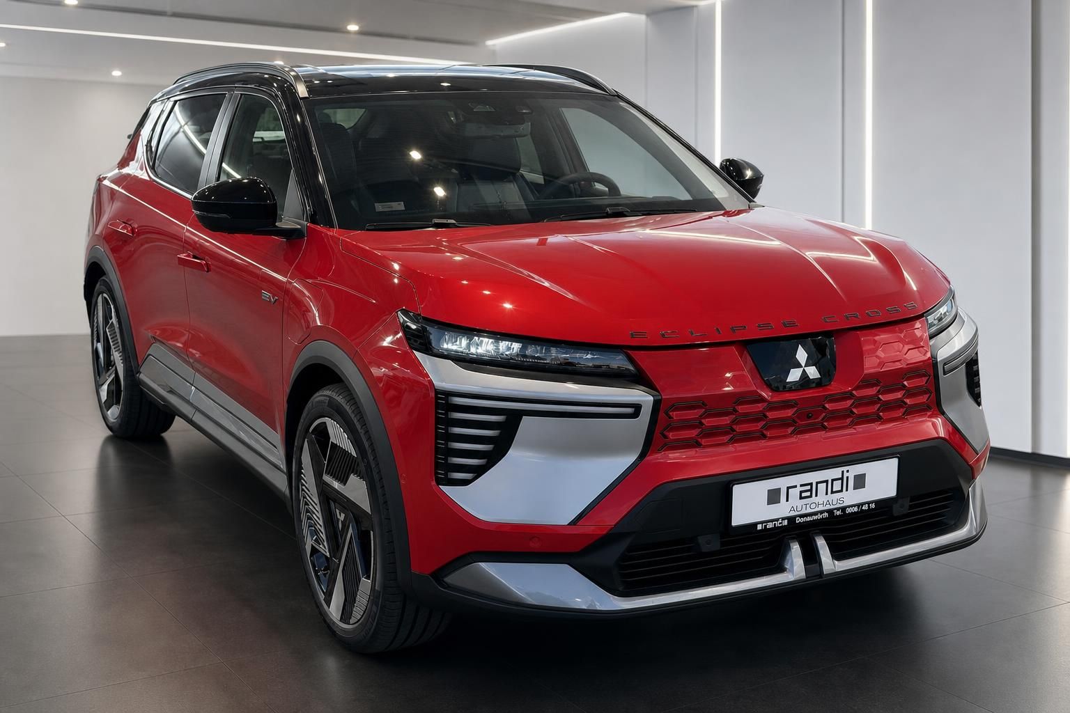 Mitsubishi Eclipse Cross EV rot Schrägansicht vorne rechts im Autohaus