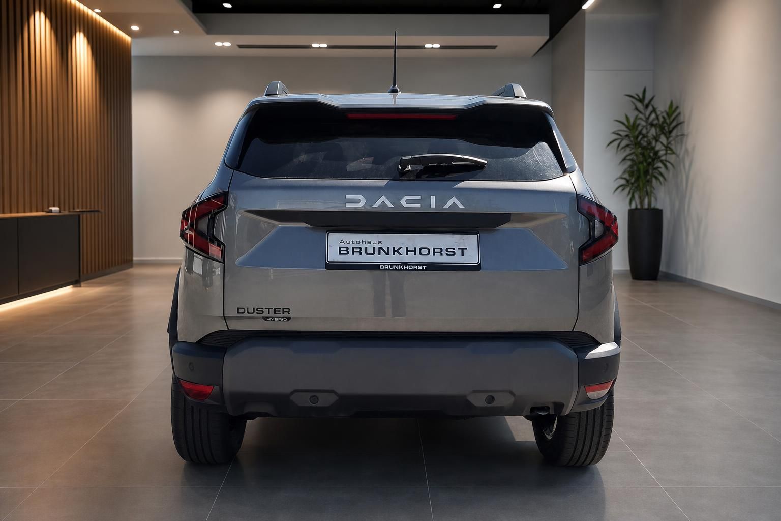 Dacia Duster Hybrid Heckansicht in grau im Autohaus Brunkhorst