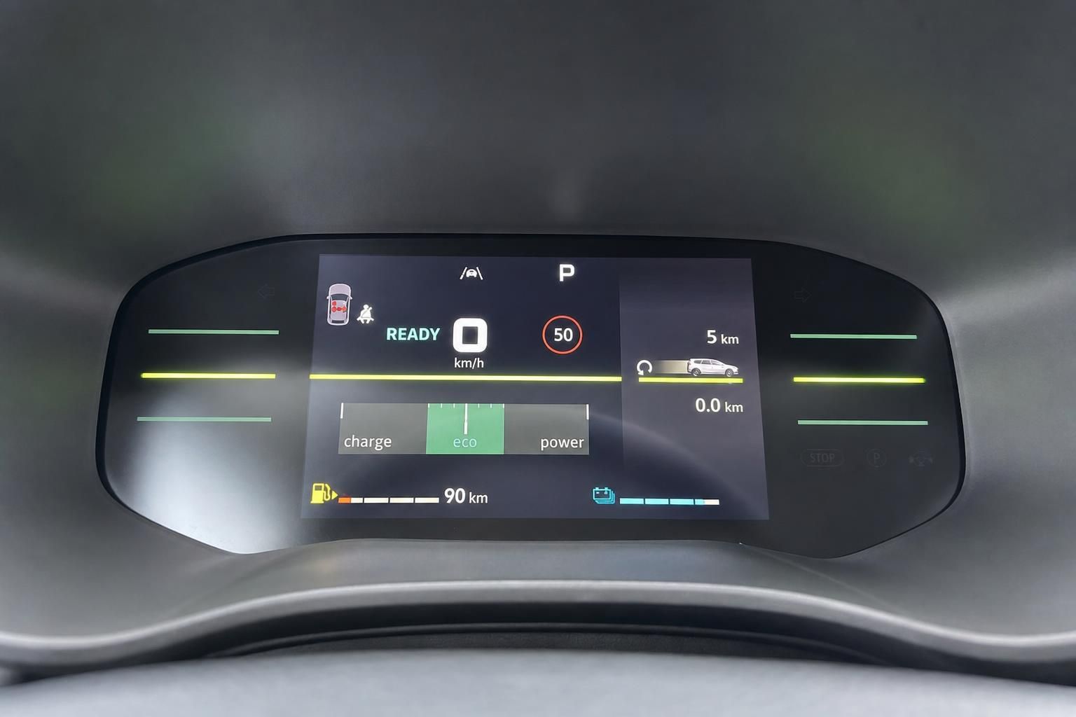 Dacia digitales Kombiinstrument mit Elektrofahrzeug-Anzeige und Fahrmodus-Display
