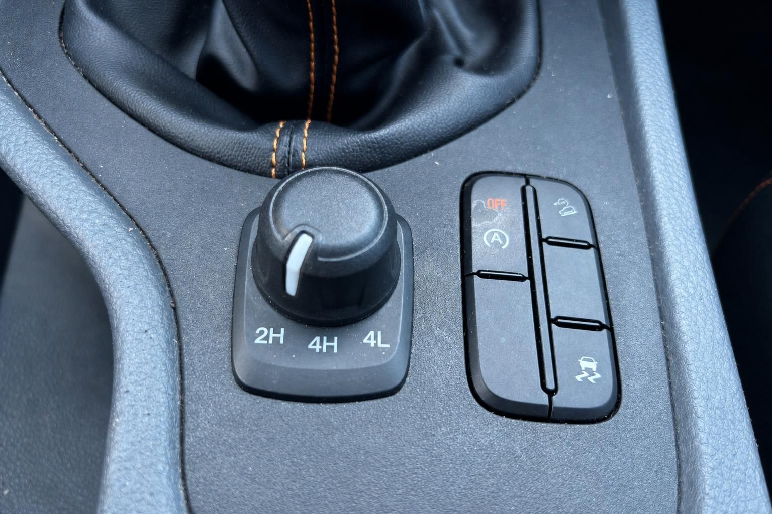 Ford Fahrzeug Allradantrieb-Schalter und Bedienelemente in der Mittelkonsole