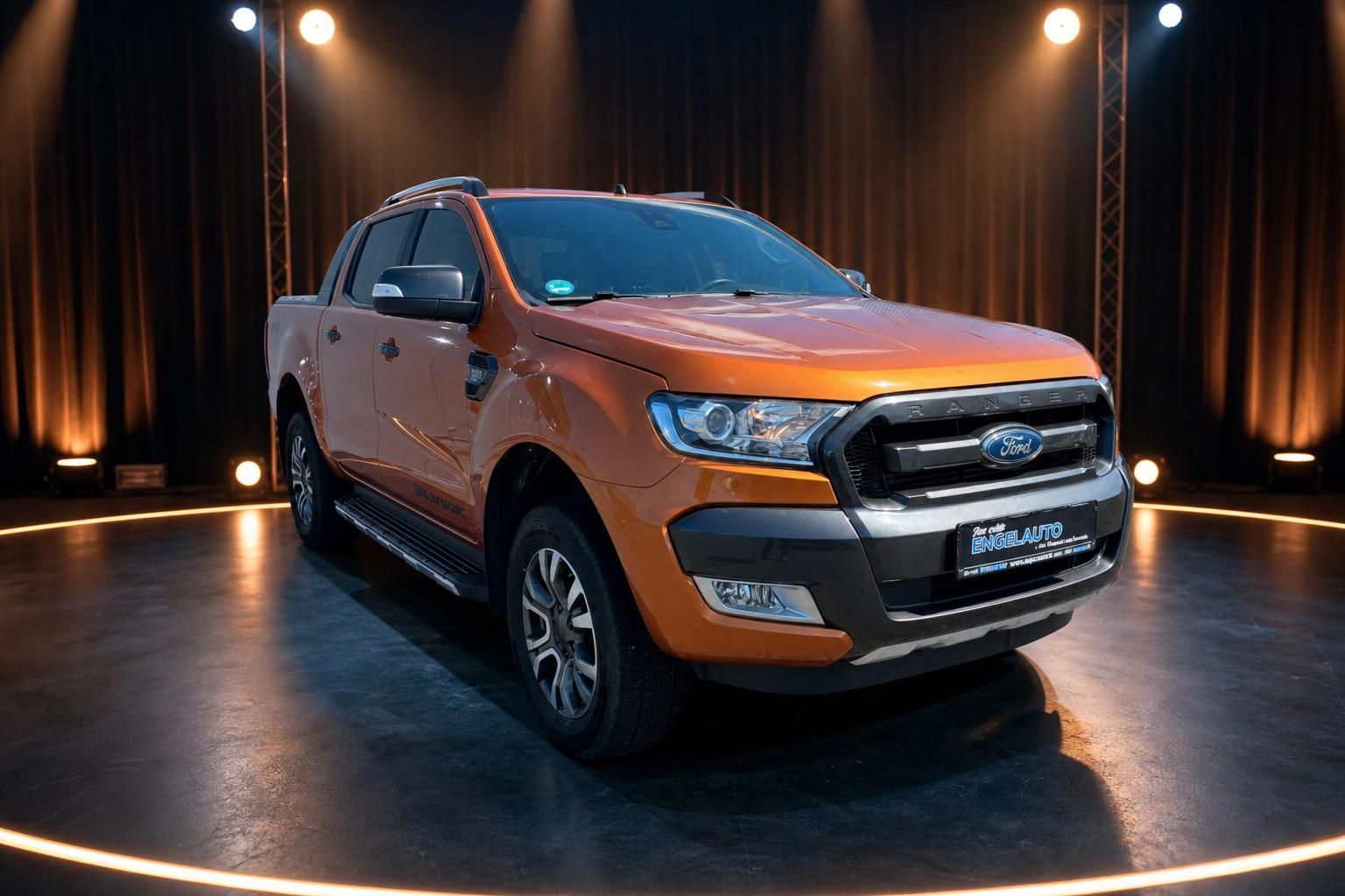 Ford Ranger Orange Frontansicht schräg Pickup Truck Doppelkabine Wildtrak gebraucht