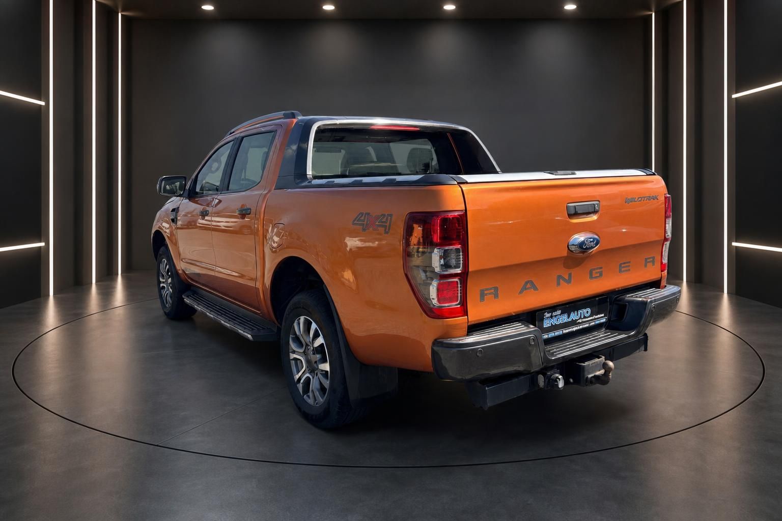 Ford Ranger Wildtrak Orange Heckansicht Pickup Truck Doppelkabine Anhängerkupplung