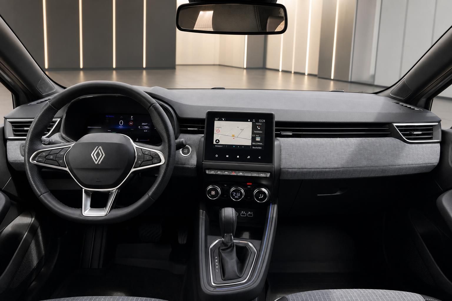 Renault Fahrzeug Innenraum Dashboard mit Touchscreen Navigation und modernem Cockpit Design