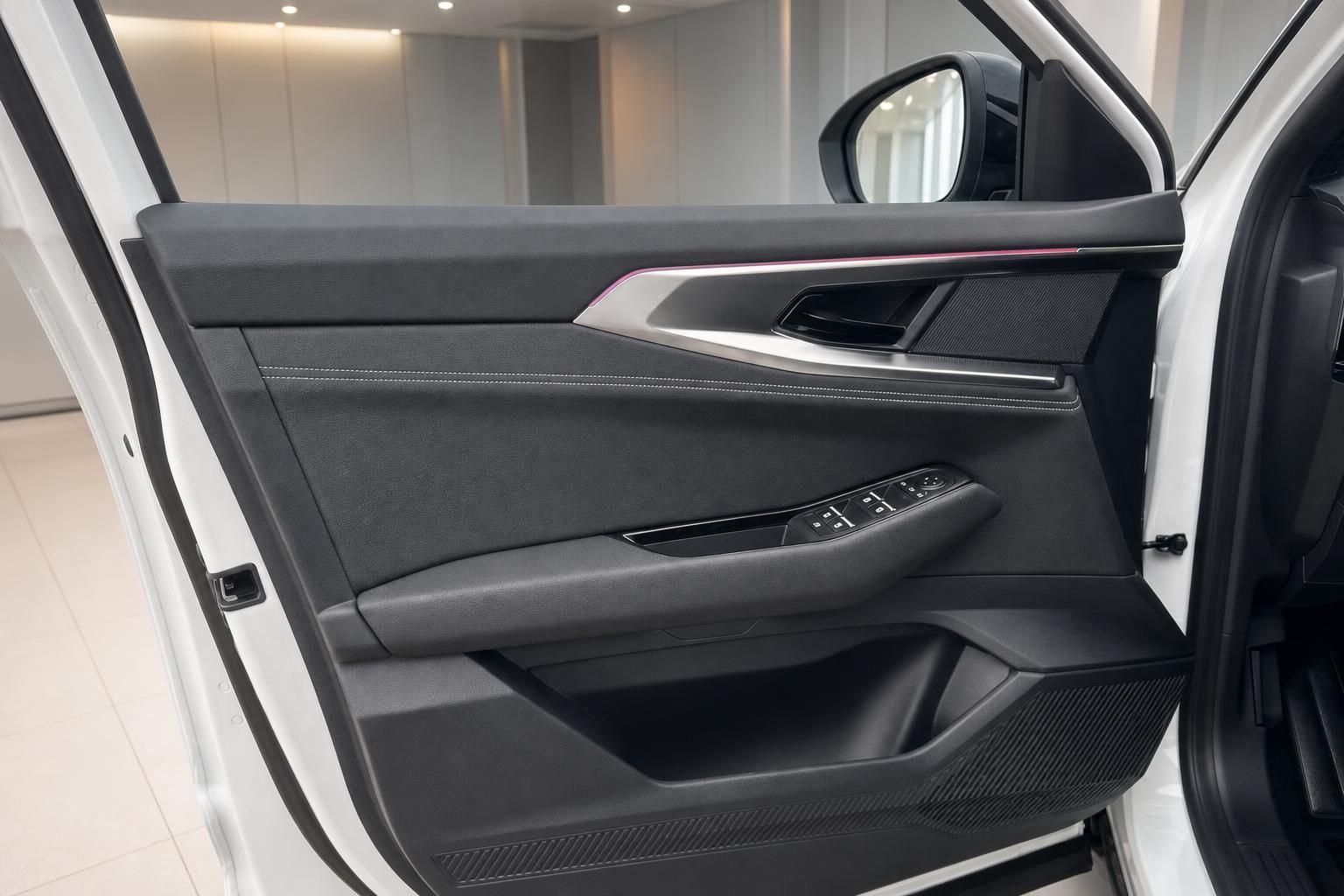 Auto Türverkleidung mit Fensterheberschaltern und Türgriff Details