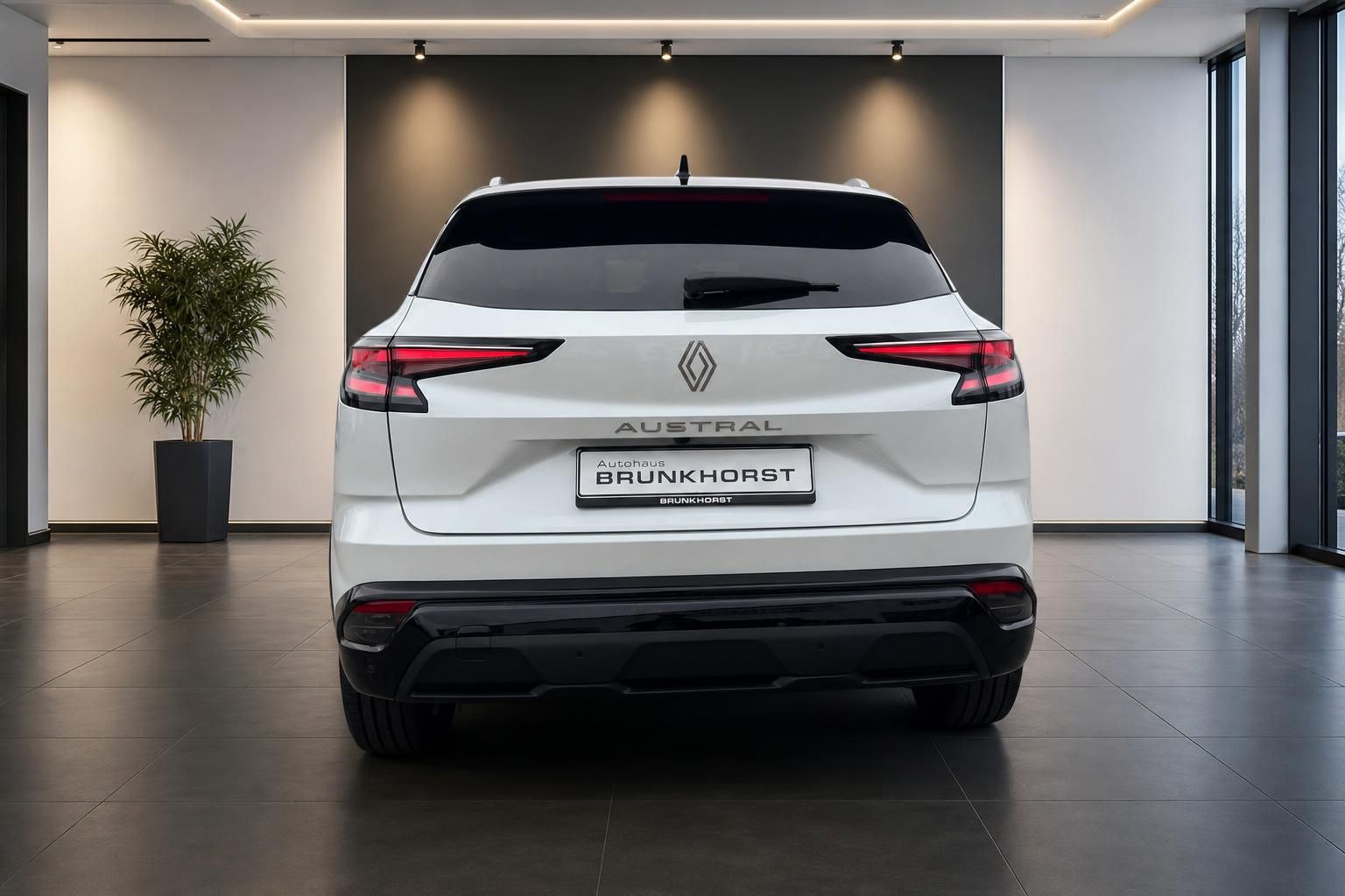 Renault Austral Heckansicht mit LED-Rücklichtern im Autohaus Brunkhorst