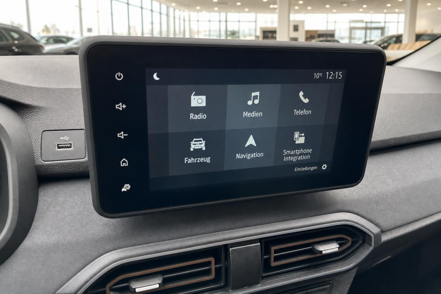 Fahrzeug Infotainment Touchscreen Display mit Navigations- und Medienfunktionen