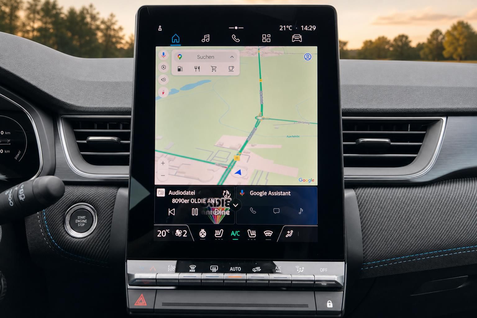 Auto Infotainment-Display mit Navigationssystem und Klimaanlage-Bedienfeld