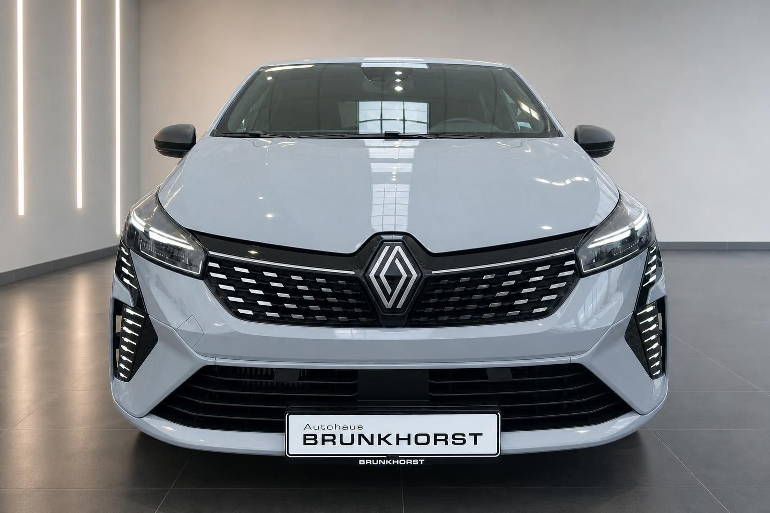 Renault Clio Frontansicht mit Kühlergrill und LED-Scheinwerfern