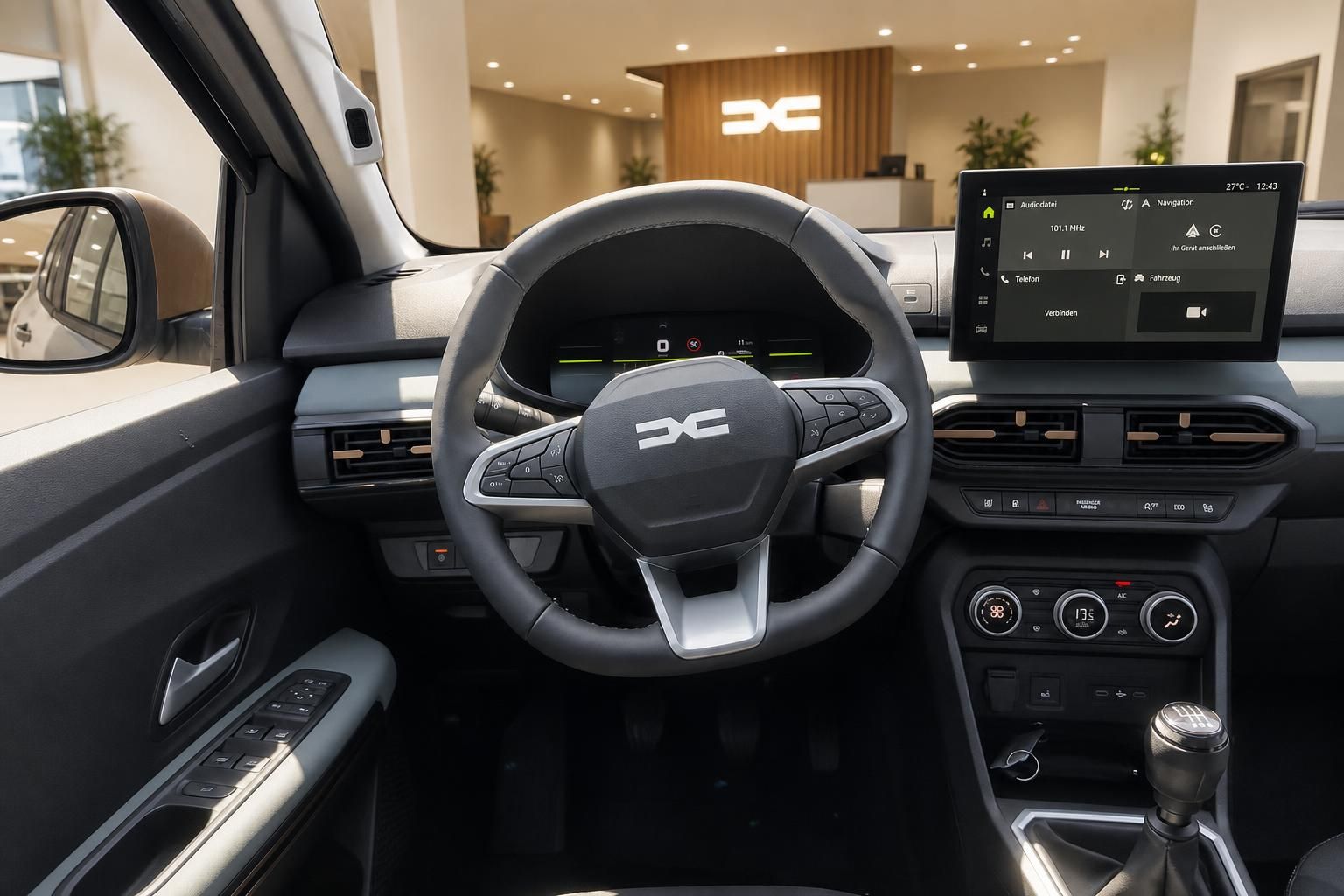 Dacia Innenraum Cockpit mit Lenkrad, Digitaltacho und Infotainment-Touchscreen