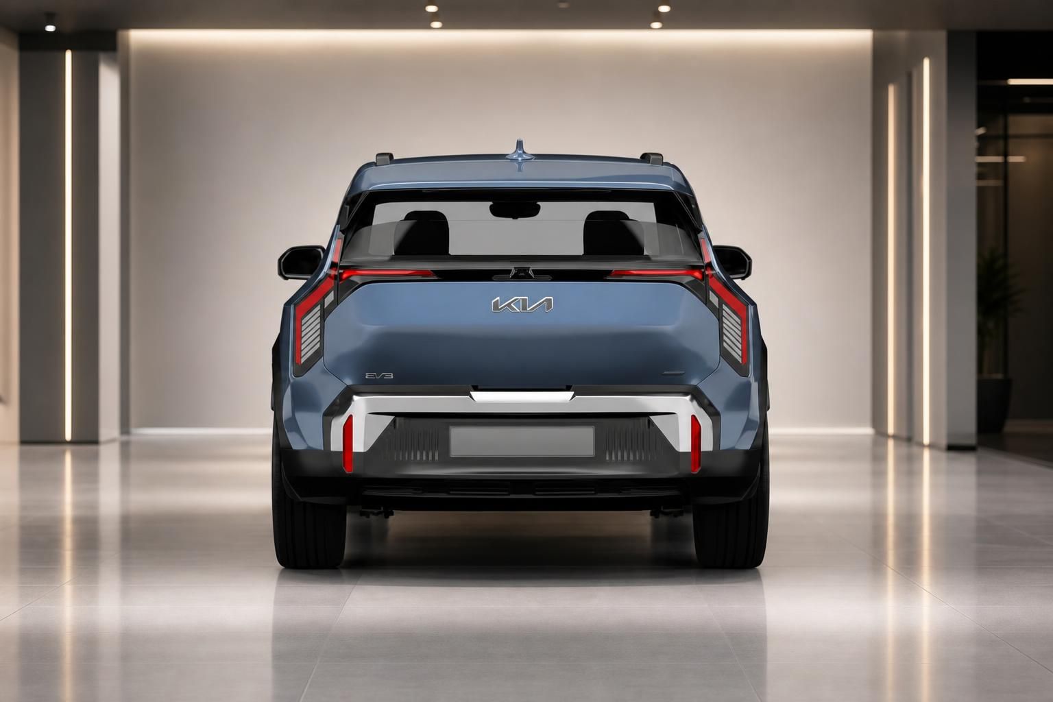 Kia EV3 in Blau, direkte Heckansicht im Showroom