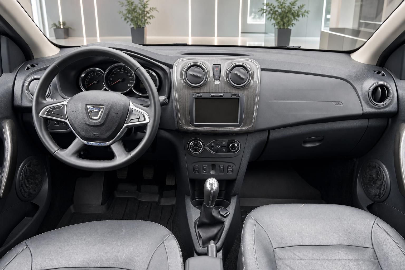 Dacia Sandero Stepway Cockpit mit Lenkrad, Armaturen und Sitzen