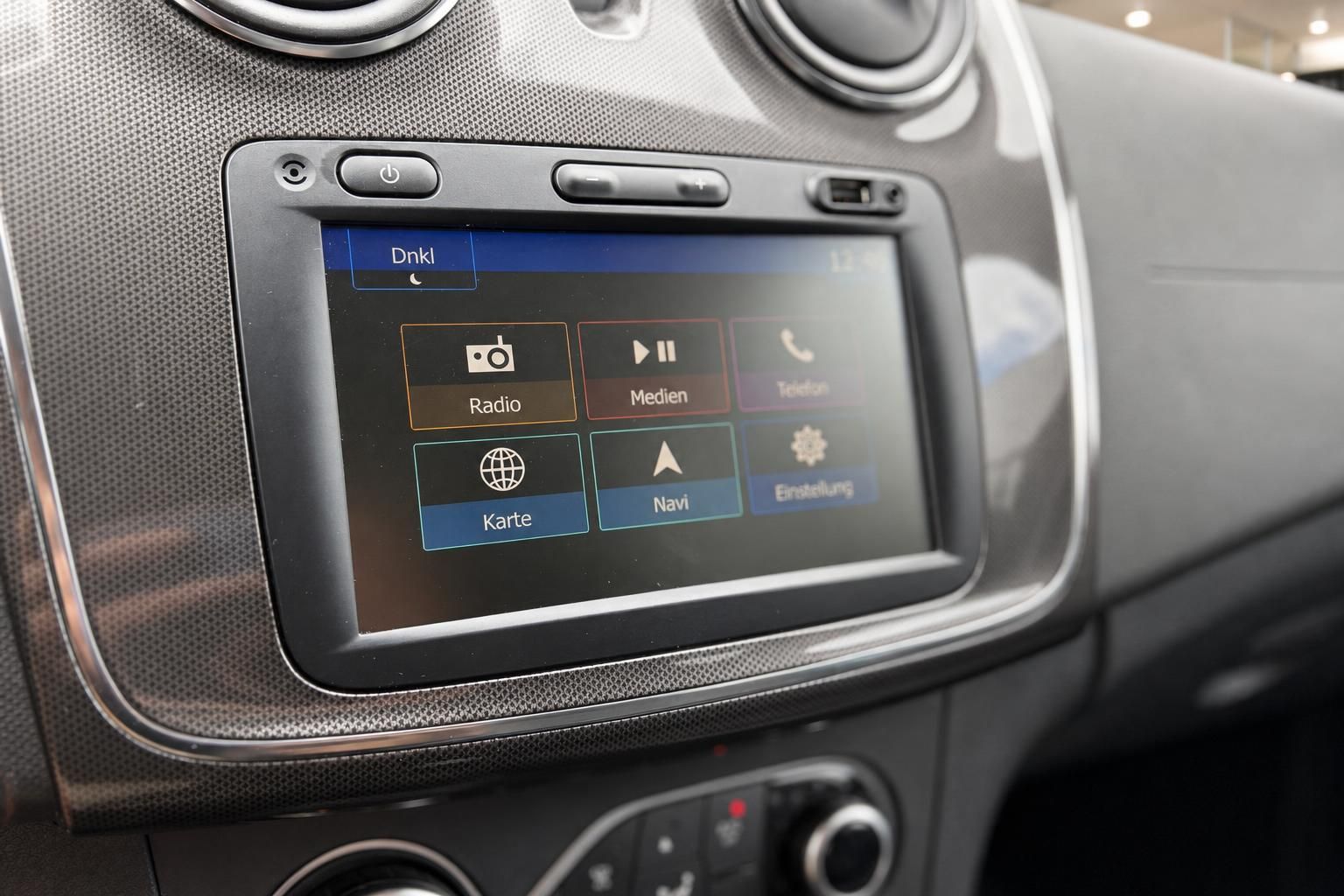 Dacia Multimedia-Touchscreen mit Radio, Navi und Telefon-Menü