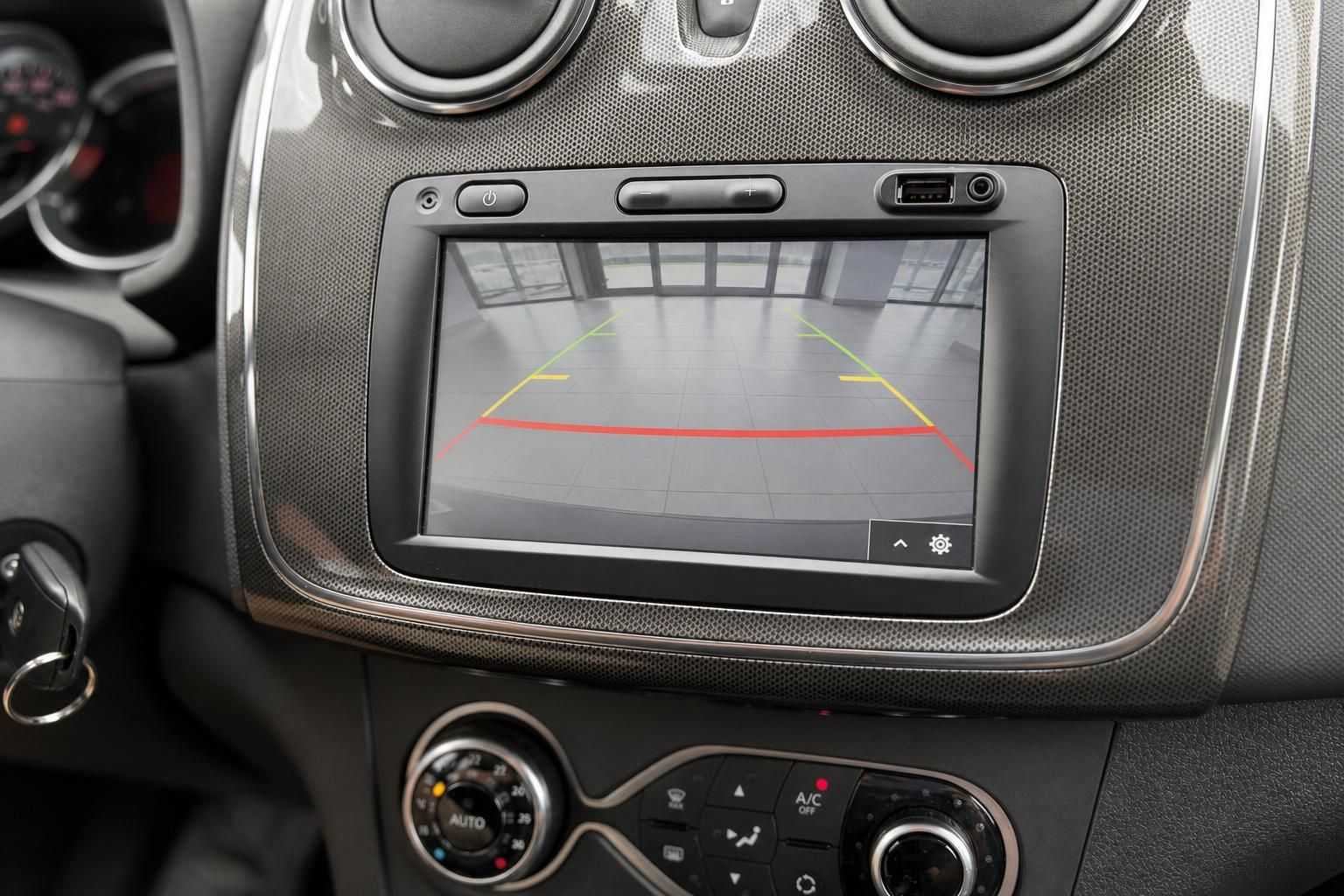 Dacia Rückfahrkamera-Anzeige im Multimedia-Display des Fahrzeugs