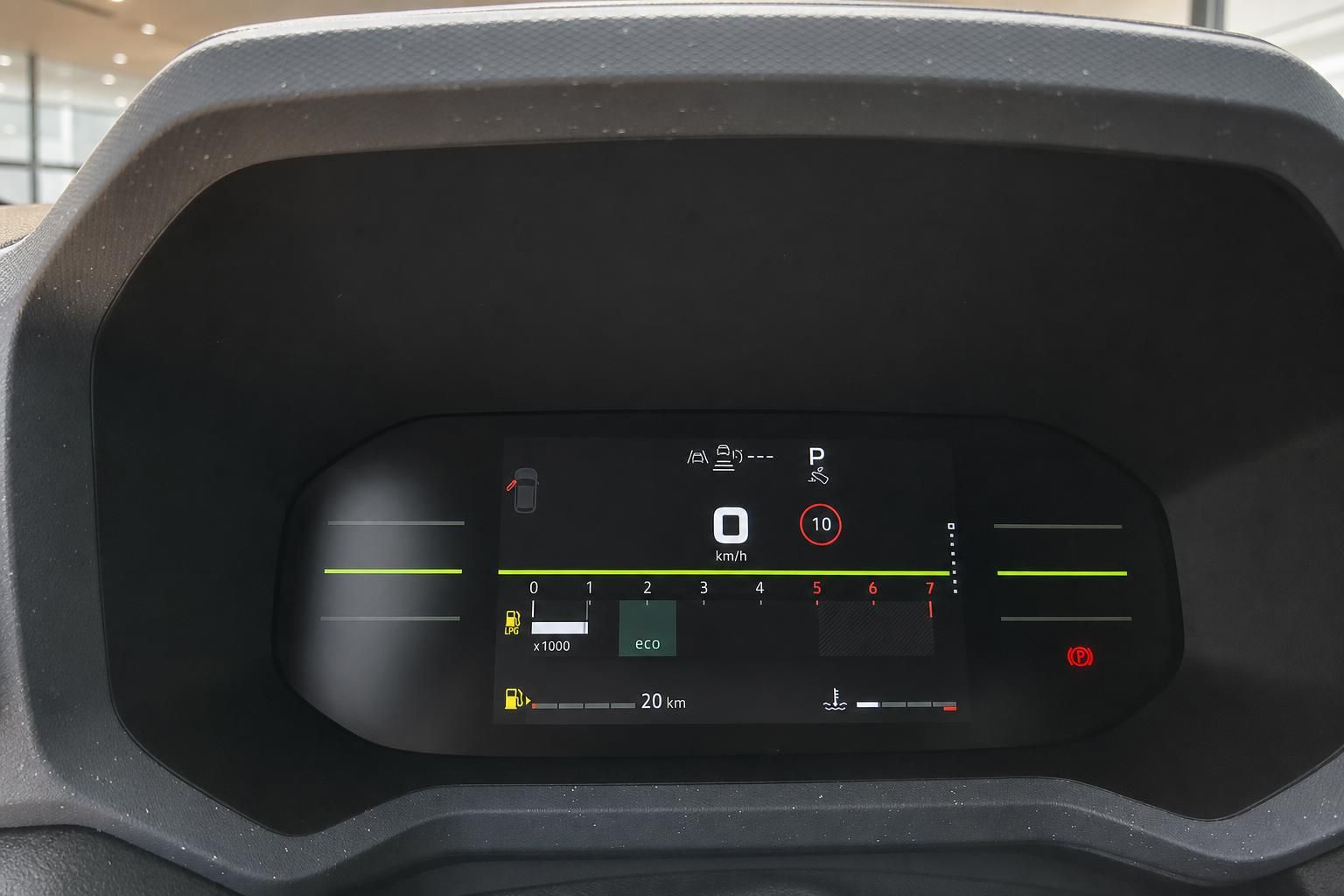 Digitales Kombiinstrument mit Tachoanzeige und Bordcomputer im Fahrzeug