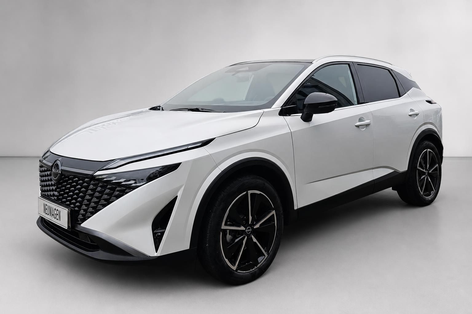 Nissan Qashqai weiß, Frontansicht schräg von rechts