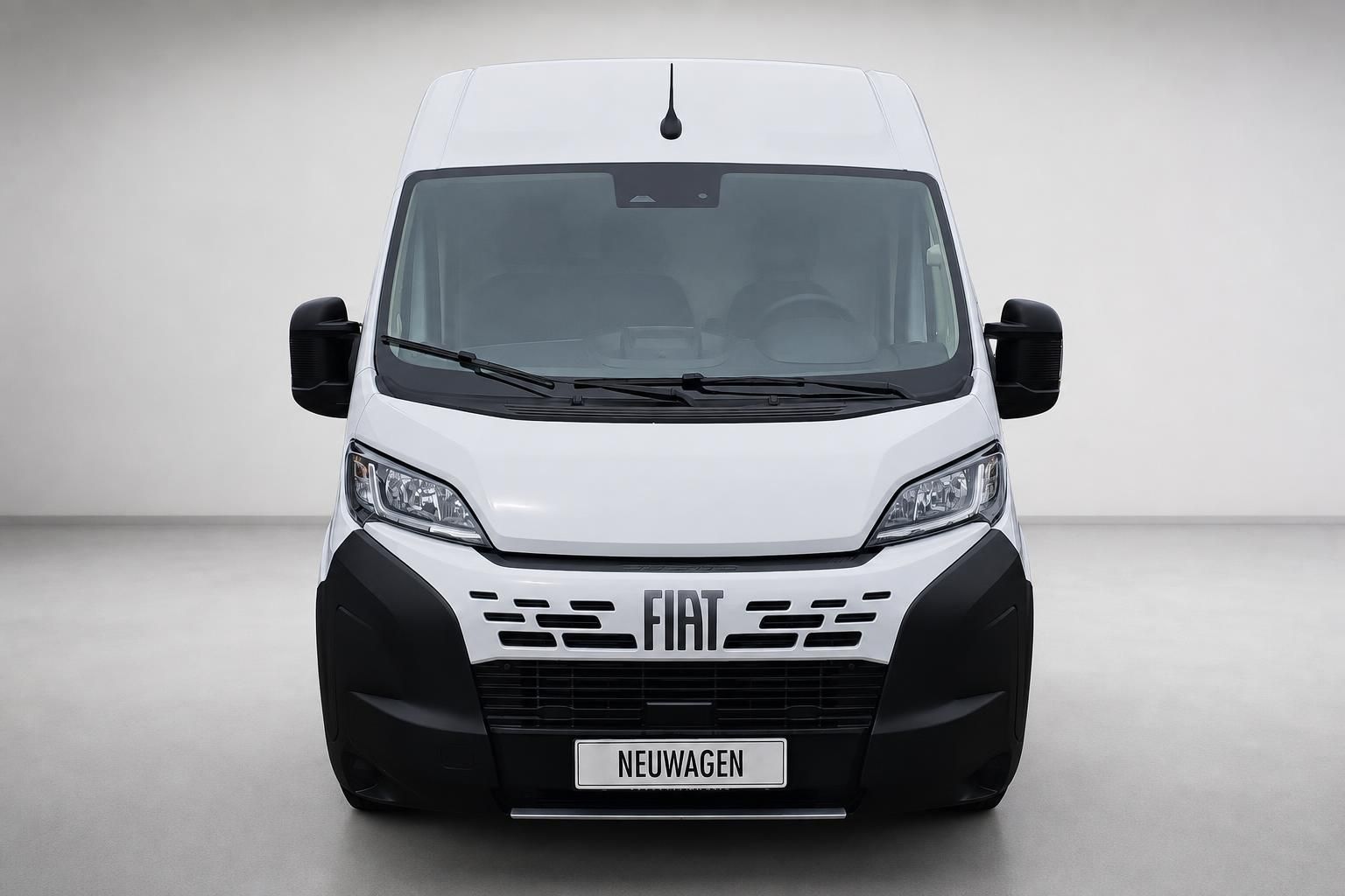 Fiat Ducato Kastenwagen weiß, Frontansicht im Studio