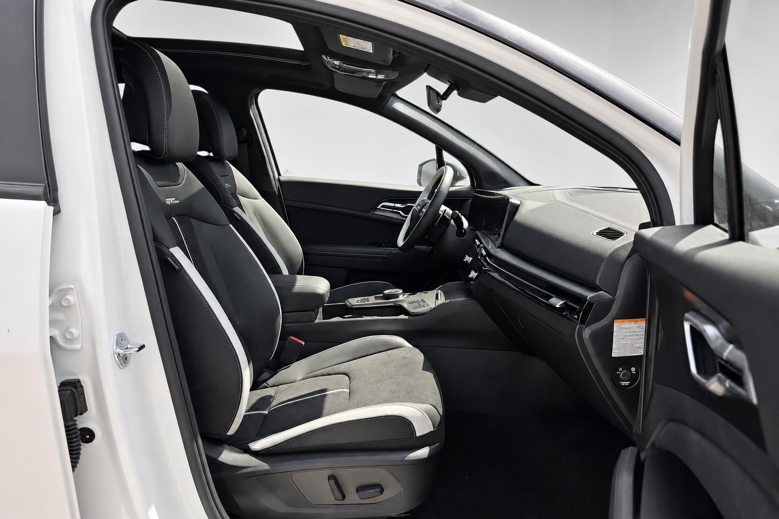 Kia Sportage Vordersitze und Armaturenbrett im Detail