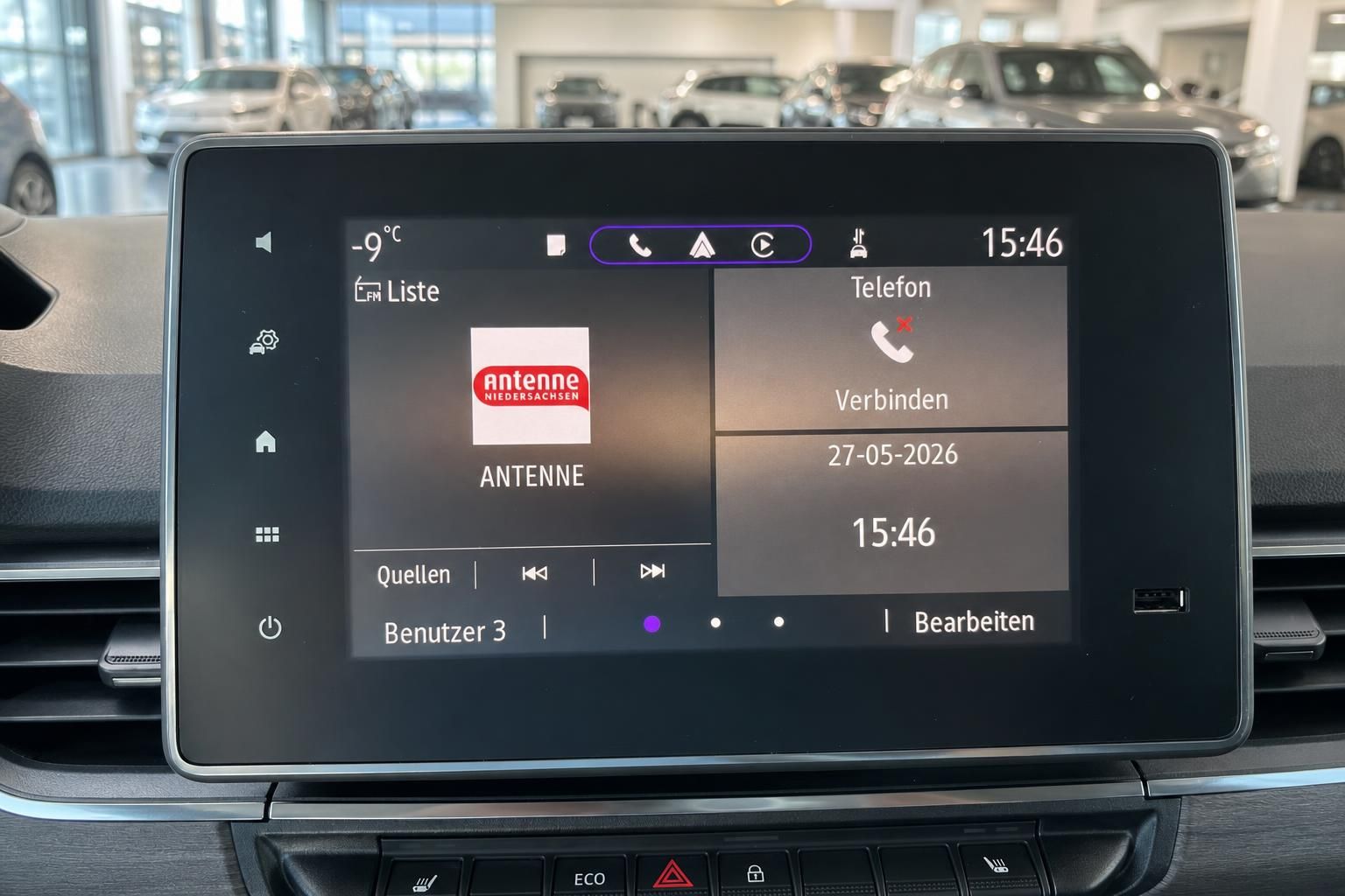 Renault Infotainment-Display mit Antenne Niedersachsen Radio - Fahrzeug Multimedia System