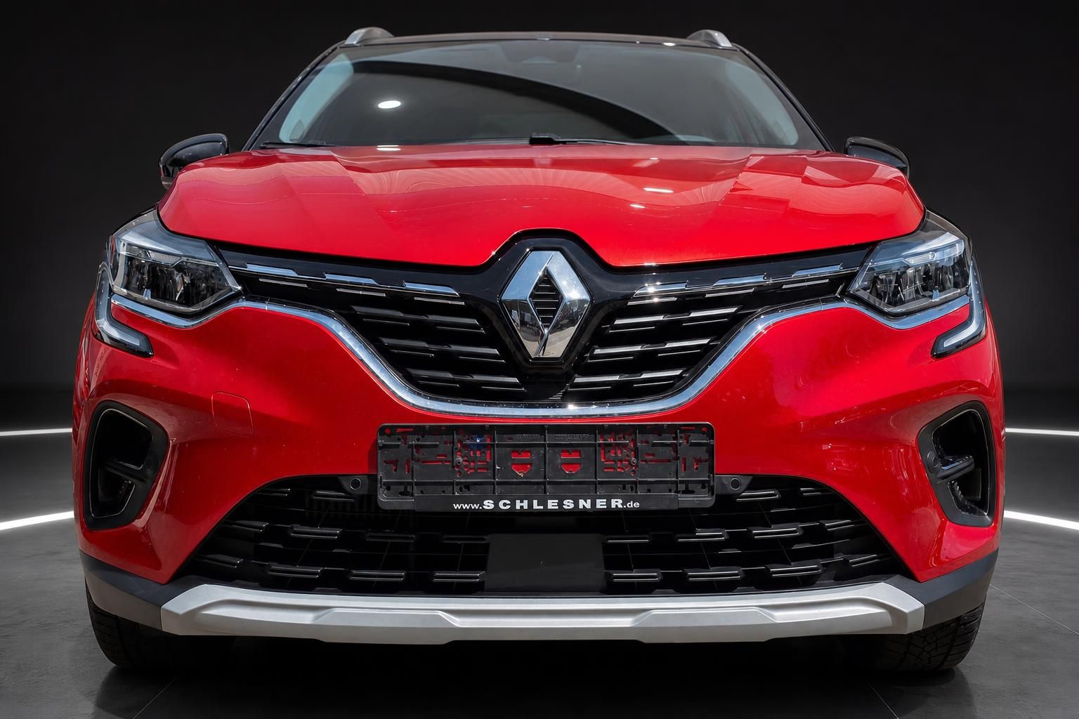 Renault Captur rot Frontansicht mit Kühlergrill und Logo