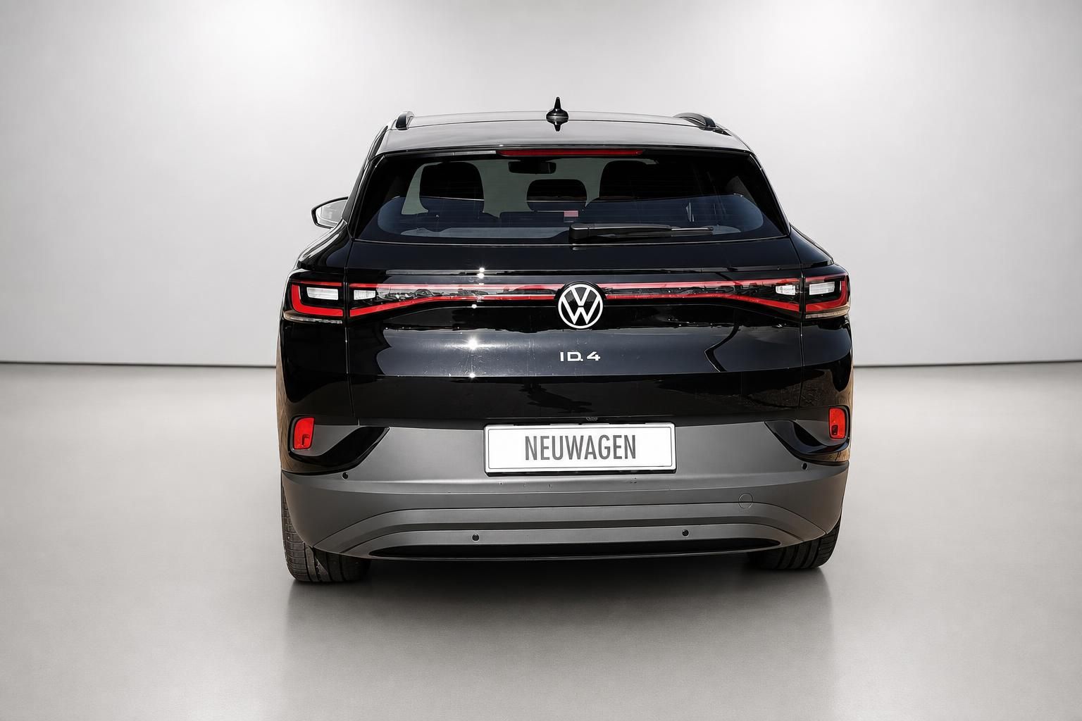 VW ID.4 schwarz Heckansicht mit LED-Rückleuchten Neuwagen