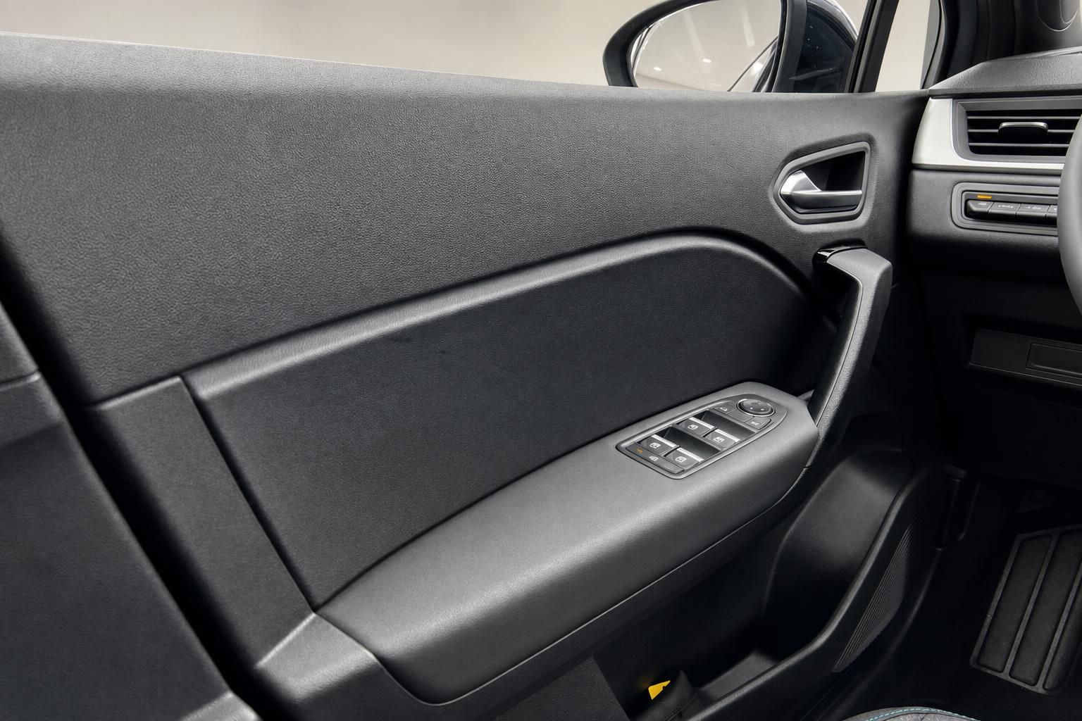 Renault Türverkleidung mit Fensterheber-Bedienung und Armlehne - Fahrerseite Innenraum