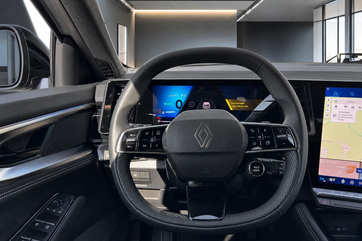 Renault Cockpit mit Lenkrad und digitalem Kombiinstrument
