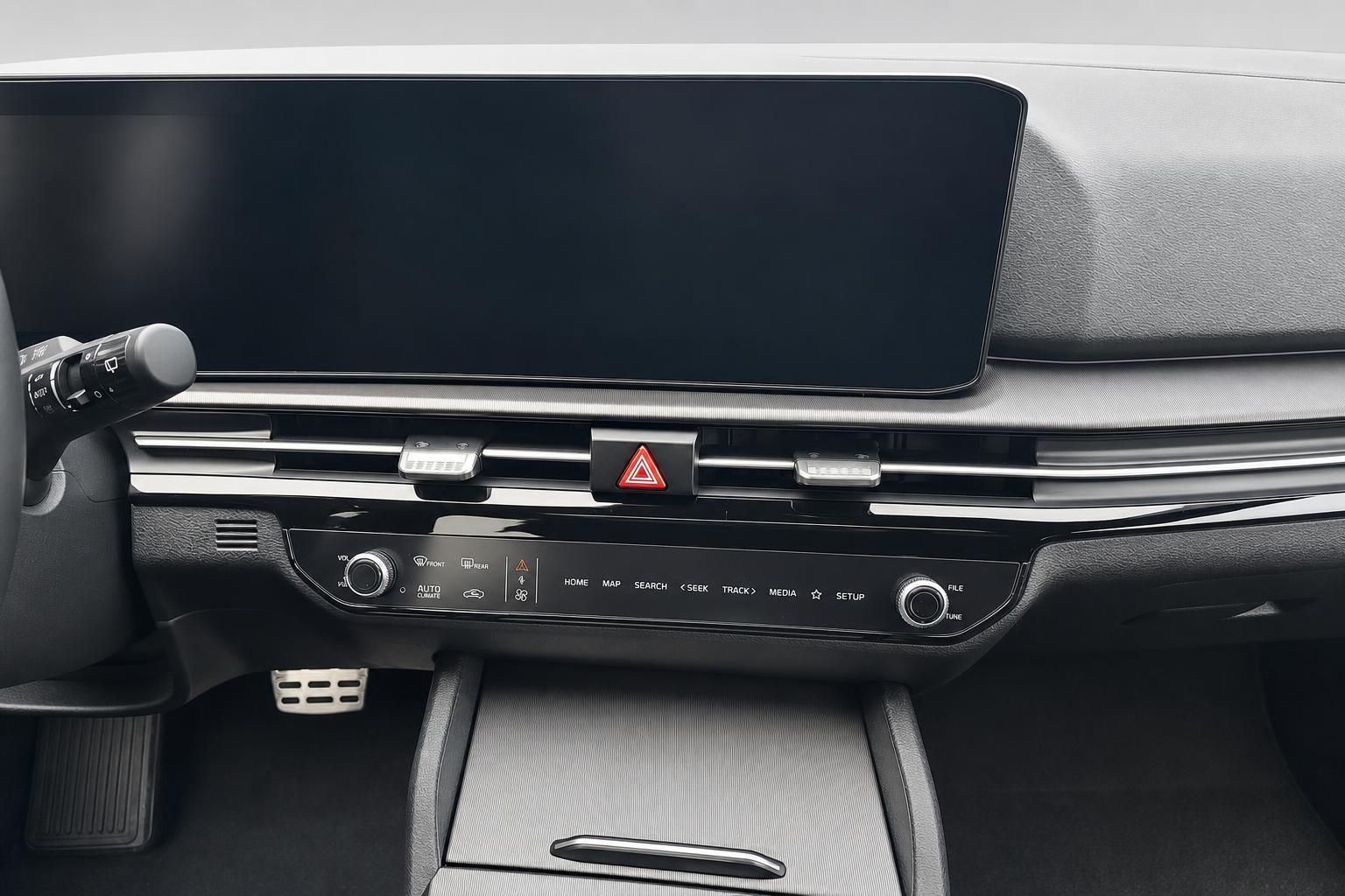 Kia Infotainment-Display und Mittelkonsole mit Bedienelementen im Detail